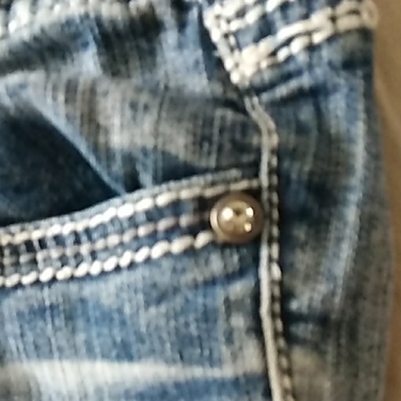 Airya awesome shorts - Picture 3 of 8